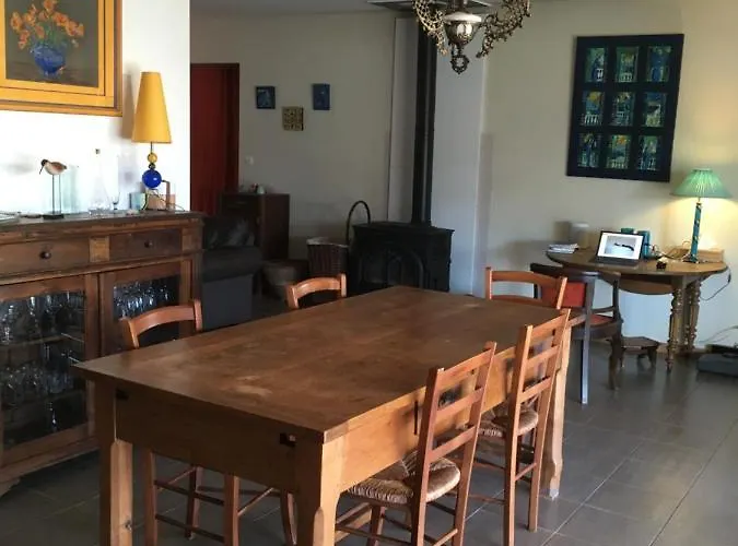 Chez Muriel Et Jef Oda ve Kahvaltı Sainte-Eulalie-d'Eymet