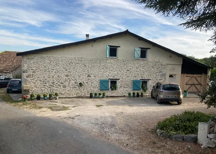 Chez Muriel Et Jef Oda ve Kahvaltı Sainte-Eulalie-d'Eymet